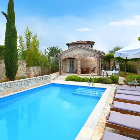 Liebevolle Camelina Mit Privatpool Barat (Porec)