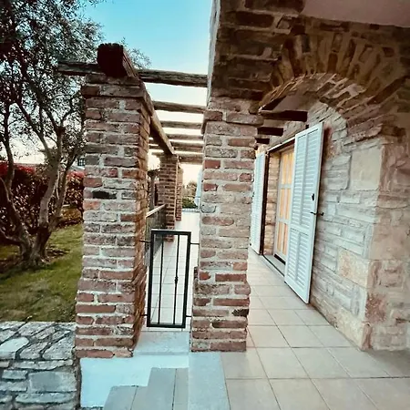 Villa Liebevolle Camelina Mit Privatpool