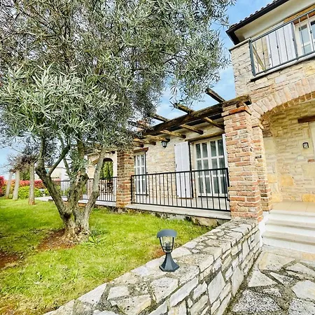 Liebevolle Camelina Mit Privatpool * Barat (Porec)