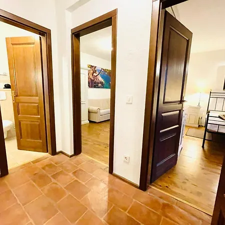 Liebevolle Camelina Mit Privatpool Villa *