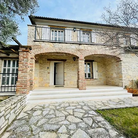 Villa Liebevolle Camelina Mit Privatpool *